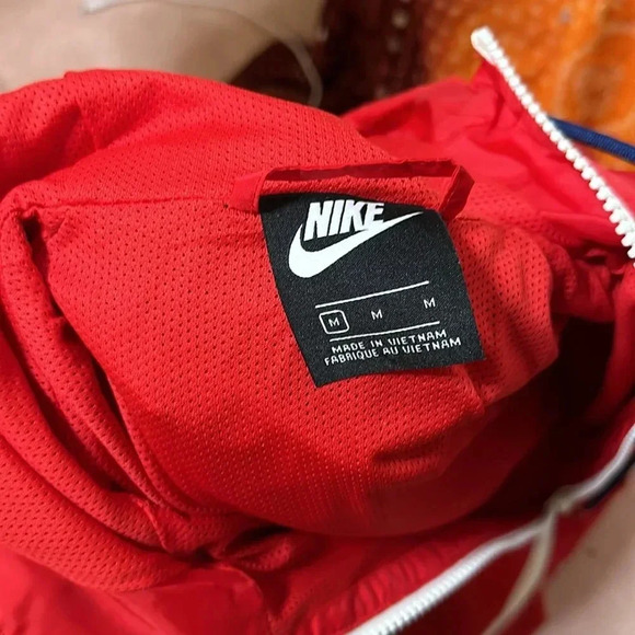 Nike Windbreaker - Picture 4 of 4